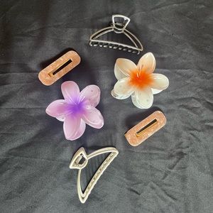 NWOT Hair Accessories & Clips Bundle